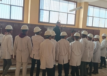 بالصور.. بدء التدريب المهني لطلاب المدارس الصناعية في "مراكز العمل" 