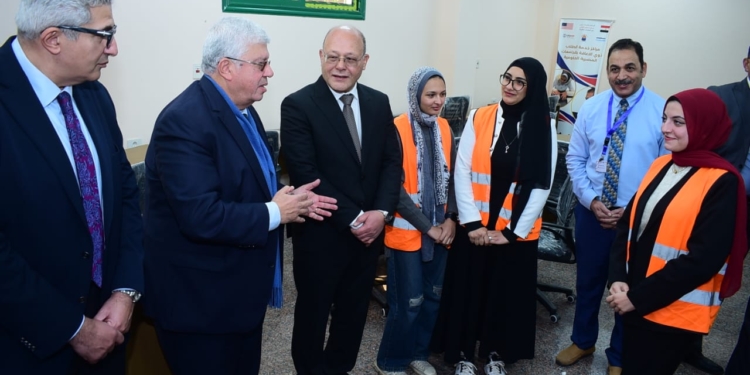 وزير التعليم العالي ورئيس جامعة سوهاج يتفقدان مركز خدمة ذوي الإعاقة