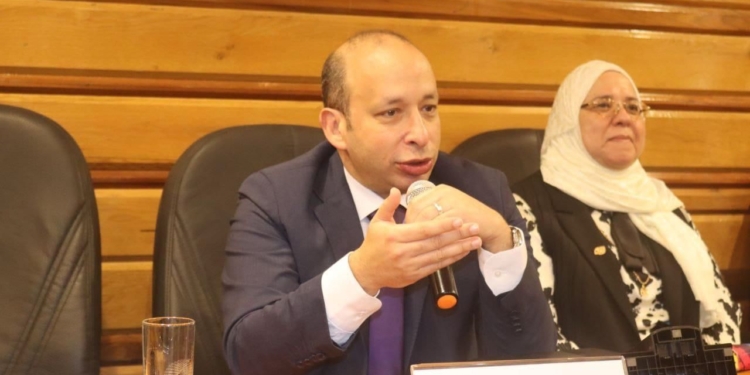 تدشين العمل بـالمكتب الأخضر.. فاعلية بطب قصر العيني