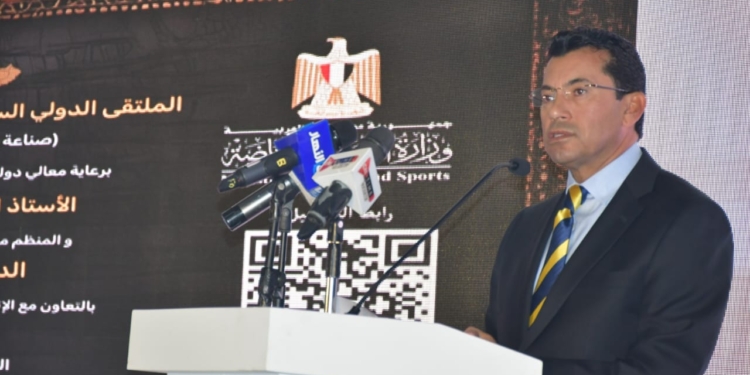 وزير الشباب والرياضة يفتتح فعاليات النسخة السابعة من الملتقى الدولي للاستثمار والصناعة الرياضية