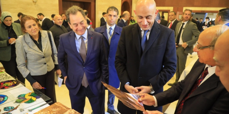 وزير التعليم والسفير الفرنسى يتفقدا مدرسة العائلة المقدسة “الجزويت” بالقاهرة