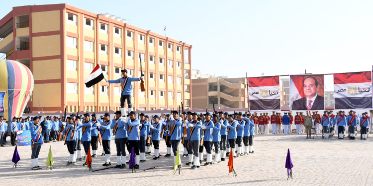 وزير التعليم يشيد بالتعاون مع القوات المسلحة لإعداد طلاب واعين ومؤهلين فنيا