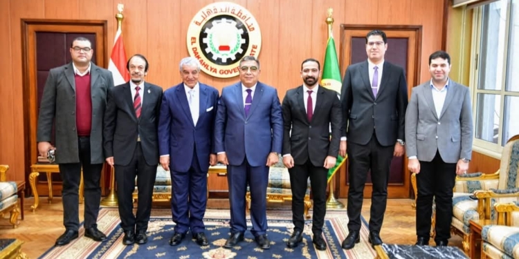 محافظ الدقهلية يستقبل وزير الآثار الأسبق في إطار زيارته للمحافظة للمشاركة في مناقشة احدي رسائل الدكتوره بجامعة المنصوره