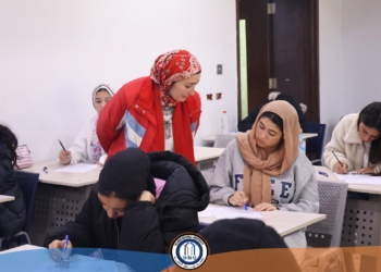 طلاب جامعة حلوان الاهلية