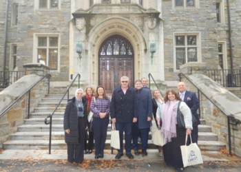 مجموعة من الخبراء فى زيارة تعليمية لامريكا