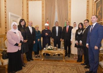 السيدة سمية ابو العينين فى حفل جامعة القاهرة وحياة كريمة