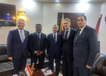 وفد من بور سودان يزور الاكاديمية العربية