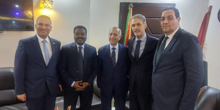 وفد من بور سودان يزور الاكاديمية العربية