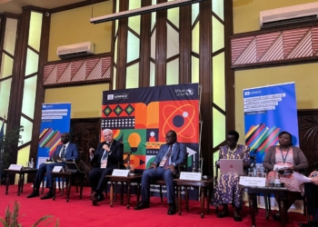 وزير التعليم العالى يتحدث خلال المؤتمر