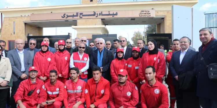 وزير التعليم العالي يترأس وفدًا من رؤساء الجامعات ومديري المستشفيات الجامعية لتفقد معبر رفح