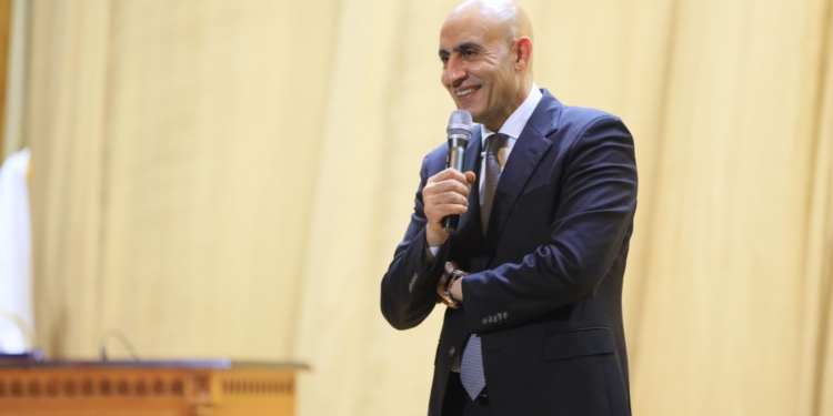 عبداللطيف يعقد لقاءات مكثفة مع مسئولين ألمان للتعاون بالتعليم قبل الجامعي