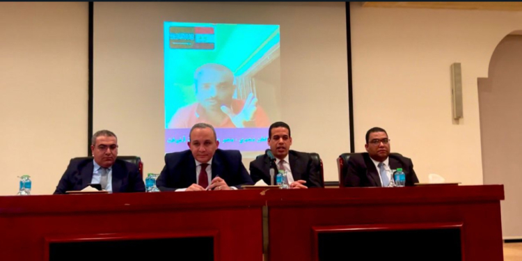 القنصل العام المصري بالرياض والمستشار الثقافي والتعليمي يلتقيا أبناء الجالية المصرية بالسعودية