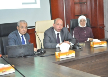 عميد طب قصر العيني يعقد اجتماعاً مع الفريق الطبي المكتشف لحالة متلازمة VEXAS