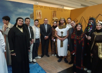 خلال ملتقى الطلاب الدوليين بجامعة الفيصل..المستشار الثقافي يفتتح الجناح المصري