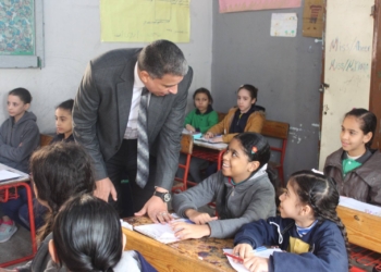 وكيل “”التعليم" بالجيزة يوجه بتنفيذ 3 تعليمات ويستبعد مراقب دور