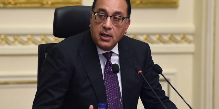 رئيس الوزراء : تعيين 72 ألف معلم.. وبدء الإجراءات قريبا