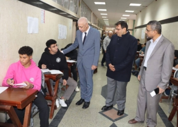 رئيس جامعة المنوفية يتفقد امتحانات كلية الزراعة