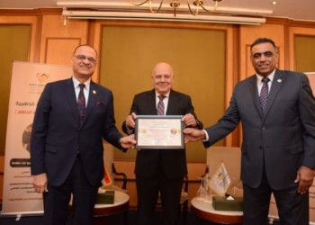 الاتحاد الإفريقي الآسيوي يمنح الدكتور عمرو عزت سلامة جائزة “رجل العام القائد الملهم”