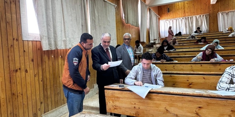 انتظام امتحانات الفصل الدراسي الأول بهندسة أسوان