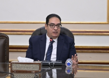 رئيس جامعة القاهرة يوجه الكليات بسرعة انتهاء تصحيح الامتحانات إعلان النتائج