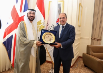 رئيس الجامعة البريطانية يستقبل رئيس البرلمان العربي لتعزيز التعاون الأكاديمي