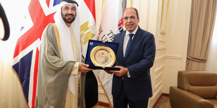 رئيس الجامعة البريطانية يستقبل رئيس البرلمان العربي لتعزيز التعاون الأكاديمي