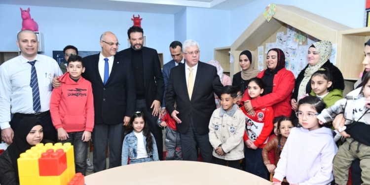 وزير التعليم العالي ومحافظ القليوبية في زيارة تفقدية لمصابي غزة بمستشفى الناس الخيري