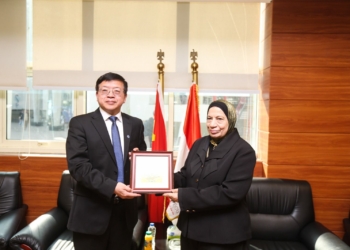 اتفاقية تعاون مشترك بين الجامعة المصرية الصينية وكلية جيانغسو للتكنولوجيا الصحية