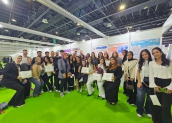 طلاب صيدلة الاكاديمية فى دبى