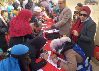 قوافل جامعة القاهرة لمساعدة القرى الفقيرة