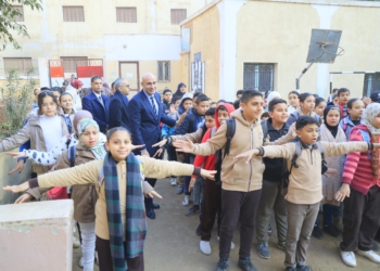 تابع الكثافة وحاور المعلمين والطلاب حول التقييمات.. وزير التربية والتعليم يتابع انطلاق الترم الثاني