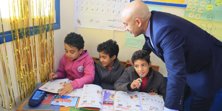 تابع الكثافة وحاور المعلمين والطلاب حول التقييمات.. وزير التربية والتعليم يتابع انطلاق الترم الثاني