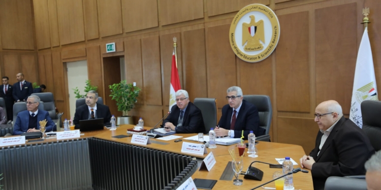 إنشاء فروع لجامعة القاهرة ودعم مصابي غزة.. أبرز قرارات المجلس الأعلى للجامعات