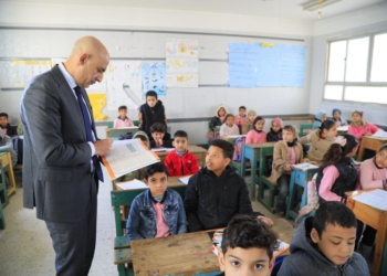 شروط التقدم لـ 100 فرصة عمل بمؤسسة خدمات تعليمية بدولة عربية