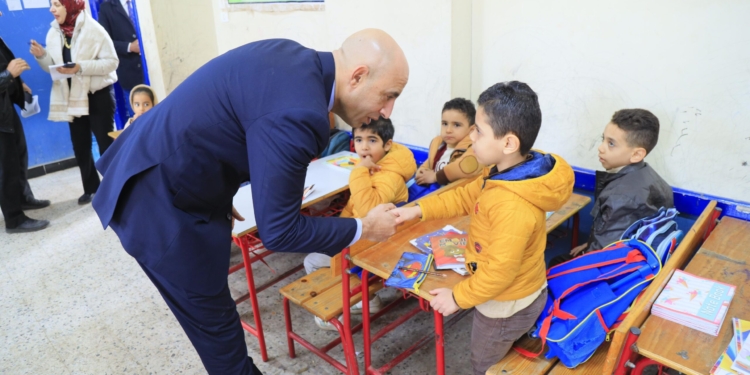 إجراءات التعليم لتسكين الطلاب وحمايتهم من السقوط من الأدوار المرتفعة