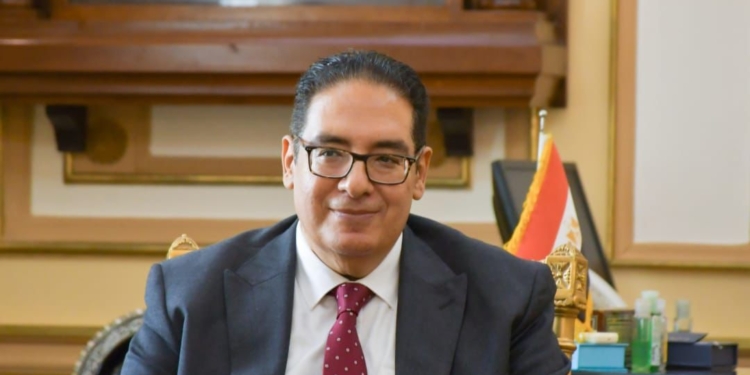 جامعة القاهرة: مركز تنمية قدرات أعضاء هيئة التدريس يحصل على 3 شهادات أيزو