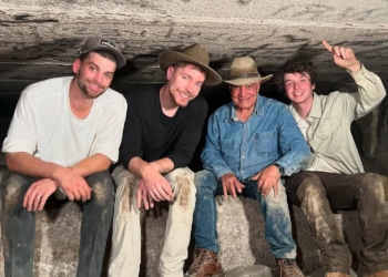 زاهي حواس يحكي تفاصيل لقائه مع مستر بيست