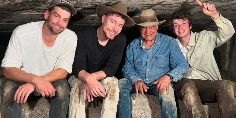 زاهي حواس يحكي تفاصيل لقائه مع مستر بيست