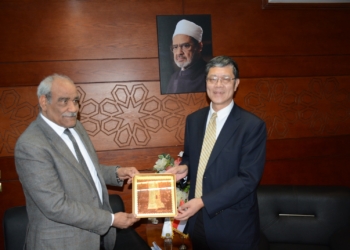 وفد صيني رفيع المستوى في زيارة المنظمة العالمية لخريجي الأزهر