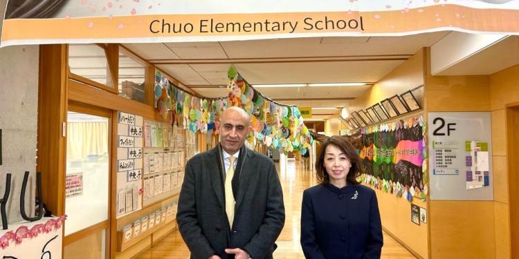 «عبداللطيف» يتفقد مدرسة "تشو الابتدائية" باليابان ويؤكد سنطبق أفضل الممارسات التعليمية بمصر