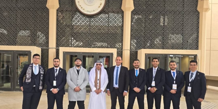 رئيس جامعة الأزهر يهنئ طلاب الشريعة والقانون بفوزهم بالمركز الأول في منافسات التحكيم التجاري الدولية بالسعودية