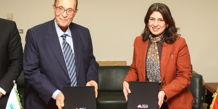 الجامعة المصرية الصينية توقع بروتوكول تعاون مع المجلس العربي للمياه لتعزيز البحث العلمي والابتكار