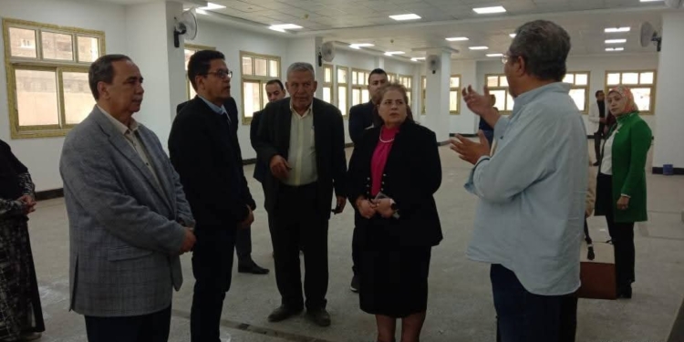 رئيس جامعة بنها يتفقد مبنى المعامل المركزية بكفر سعد