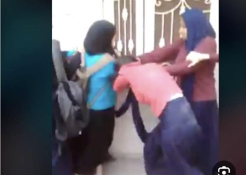 إحالة مدير مدرسة ثانوي للمحاكمة التأديبية لإعتدائه على طالبتين بالضرب