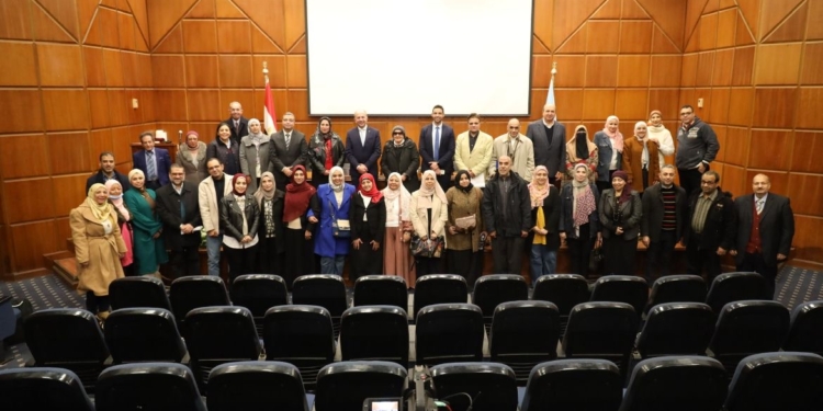 القومي للبحوث يعزز التعاون مع الصناعة لنشر ثقافة المناطق الصناعية الصديقة للبيئة