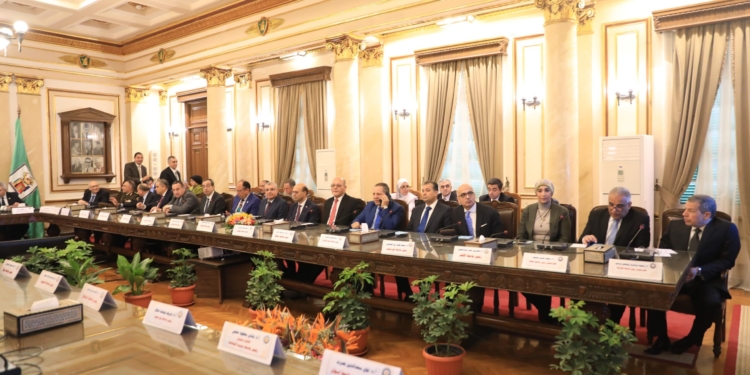 تفاصيل تشكيل لجنة من أساتذة الجامعات لتقديم خبراتها بتطوير الدراما والإعلام