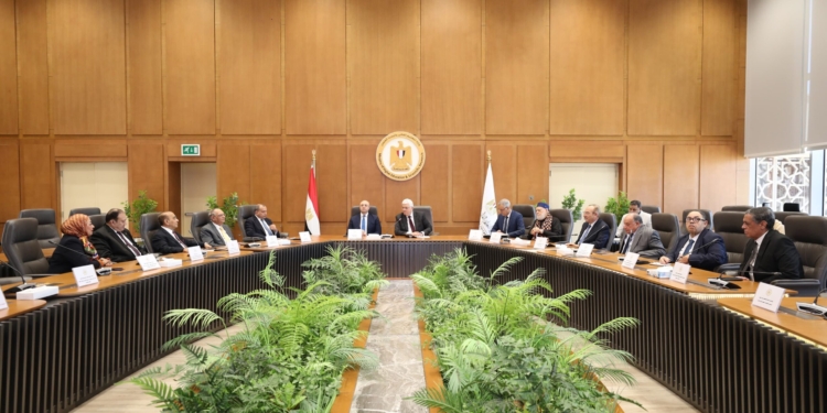 تشكيل مجلس أمناء جامعة بني سويف الأهلية.. حسين خالد رئيسًا والمرسي أحمد نائبًا