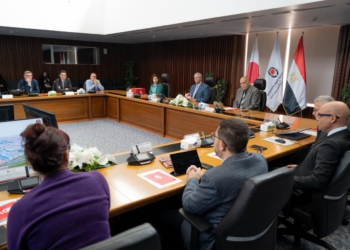 رئيس الجامعة المصرية اليابانية يبحث مع وفد فرنسي تعزيز التعاون الأكاديمي والبحثي