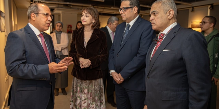 الجامعة البريطانية تفتتح معرض “بوكوڤينا المقدسة والساحرة”بحضور السفيرة الرومانية