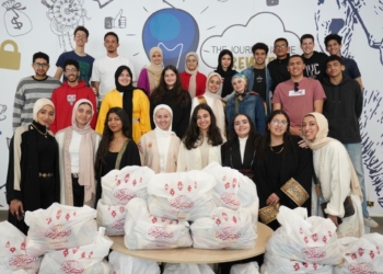 جامعة مصر للمعلوماتية تنظم حفل إفطار جماعي لطلابها وتوزع شنط رمضان